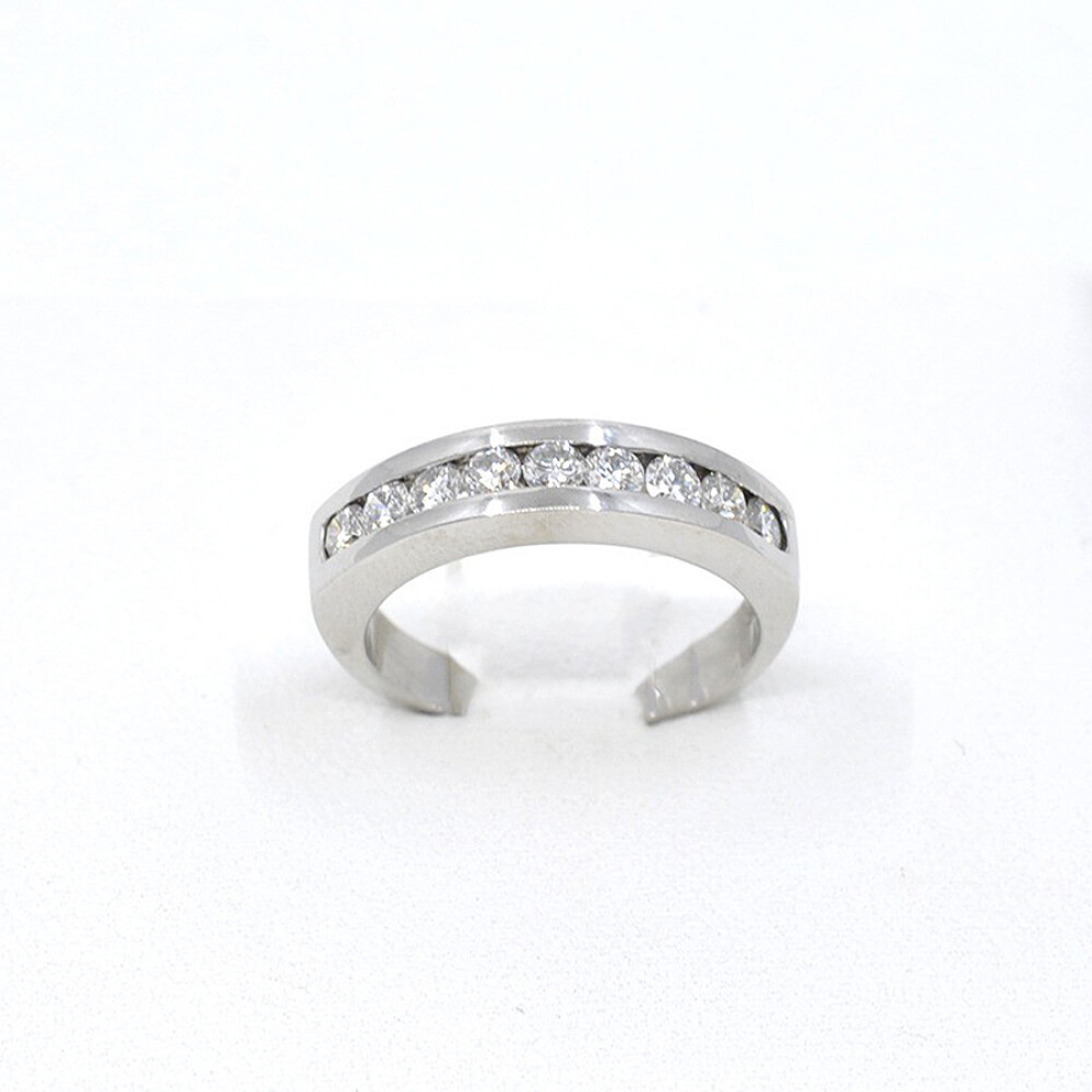 Anillo En Oro 18K Blanco Y Brillantes Anillo En Oro 18K Blanco Y Brillantes