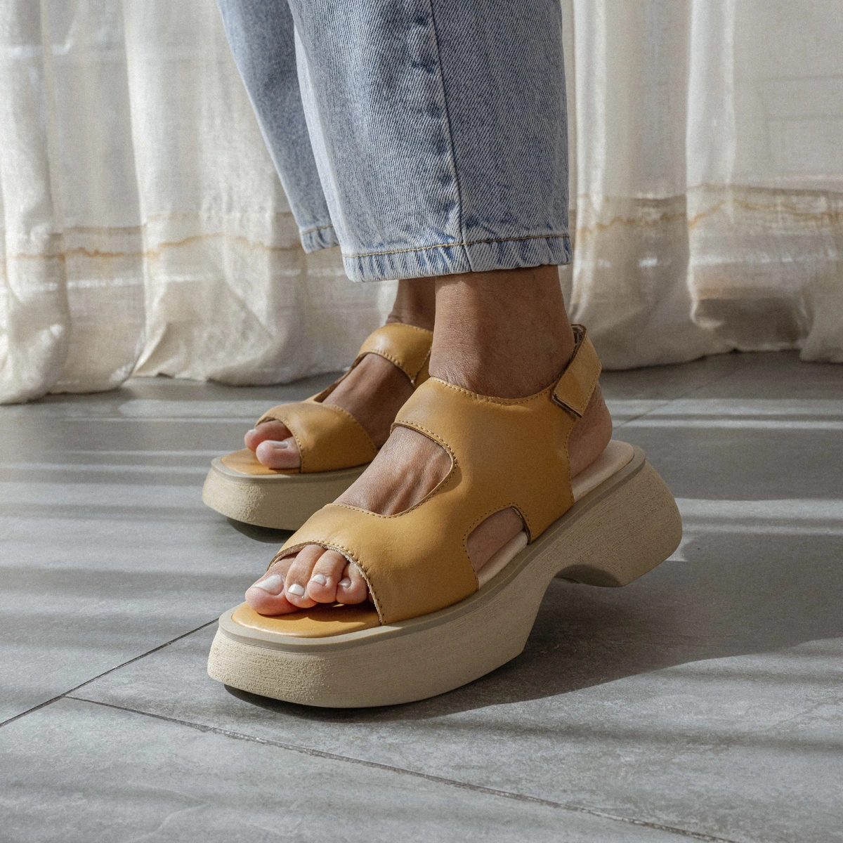 SANDALIAS VENET - CUERO AMARANTA - MOSTAZA 