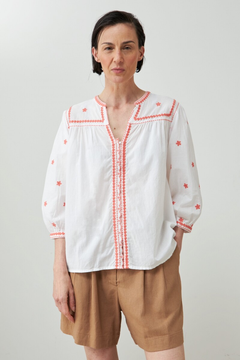 Blusa boho con bordados blanco