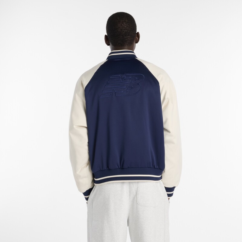 Campera New Balance de Hombre -Athletics Varsity-MJ6102R7TNV BLUE/WHITE