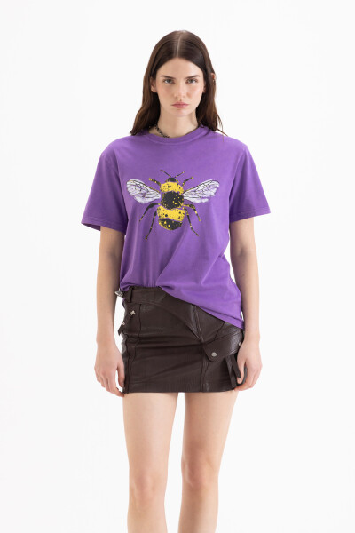 REMERA BEE Violeta