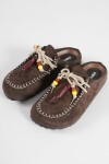 Mocasines con mostacillas marrón