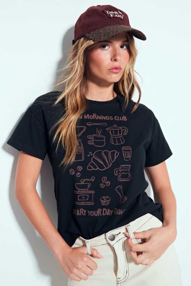 REMERA PIECE OF CAKE LILO Negro