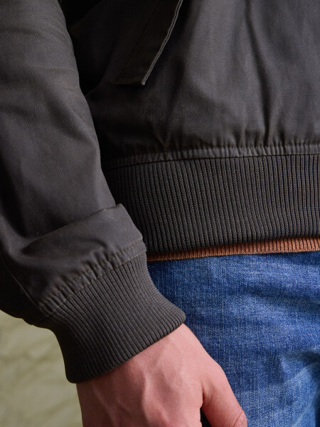 OUTWEAR TAURUS VERDE OSCURO