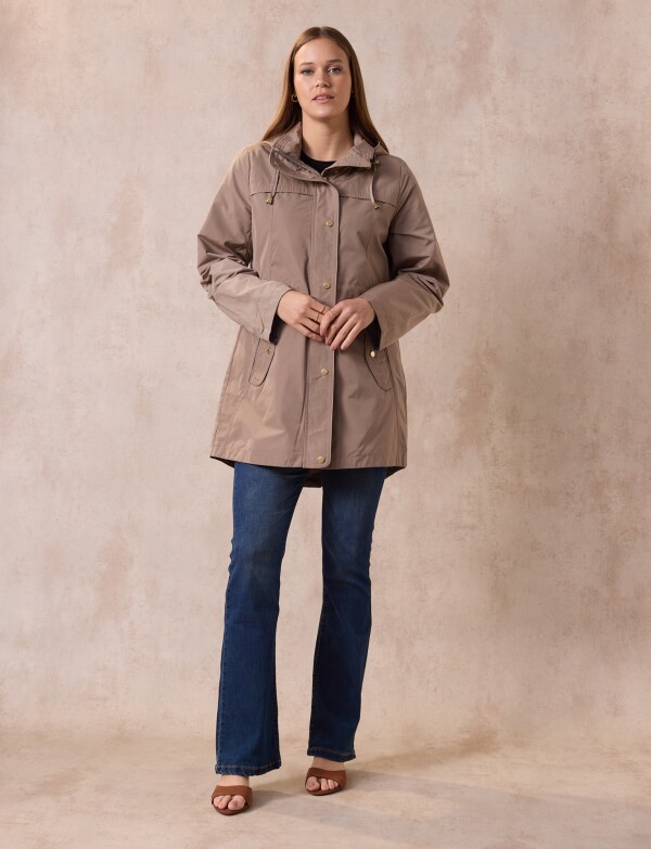 Campera Liviana Impermeable BEIGE OSCURO
