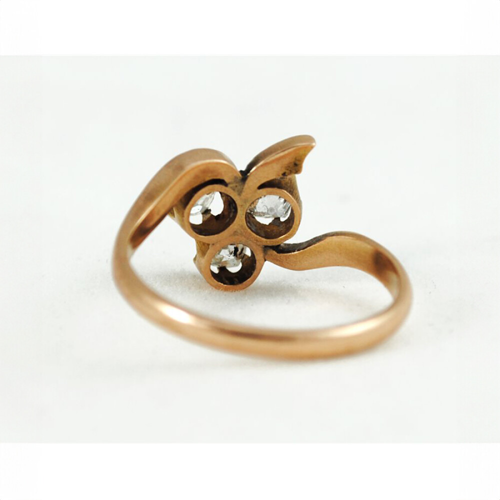 Anillo oro rojo y brillantes Anillo oro rojo y brillantes