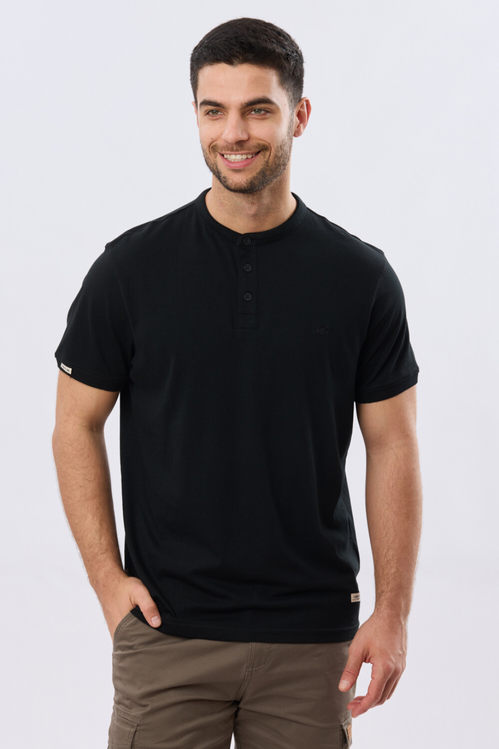 REMERA POLO CUELLO MAO Negro