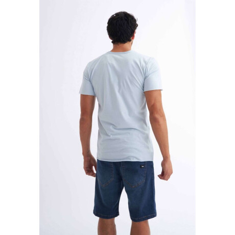 Remera básica Calt Cielo