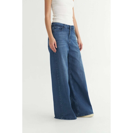 Jean Maia Blue I25