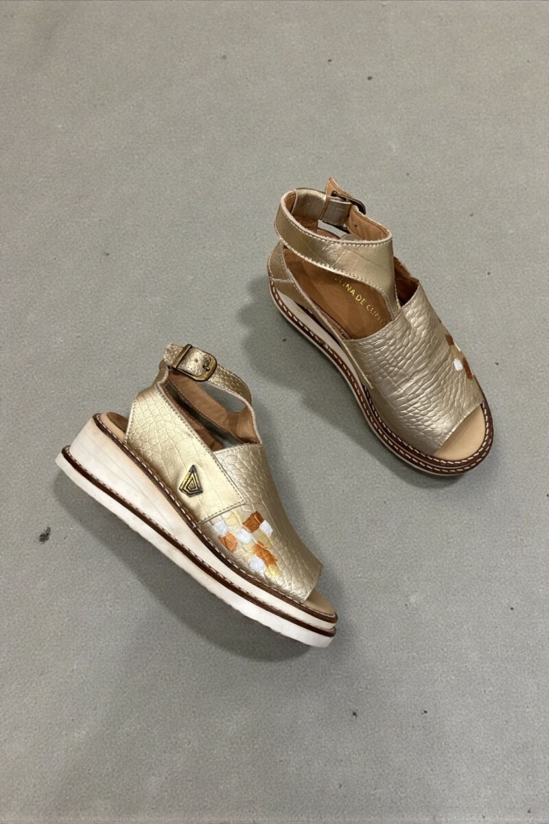 Sandalia Leyla Dorada 