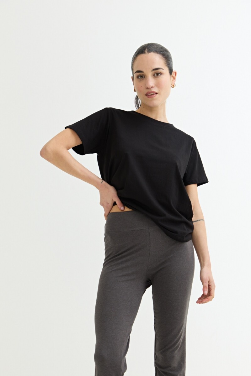 Remera básica cuello redondo - Negro 