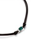 COLLAR DE CUERO BAÑADO EN PLATA DE LEY CON CRISTAL VERDE Colgante