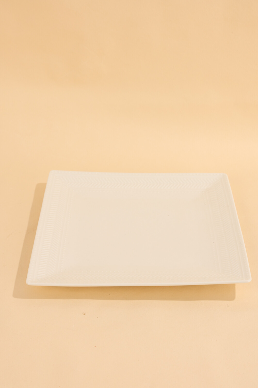 Plato Mesa Lugo Color Unico
