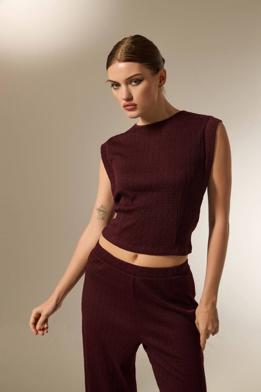 Remera Qorim Cereza Oscuro