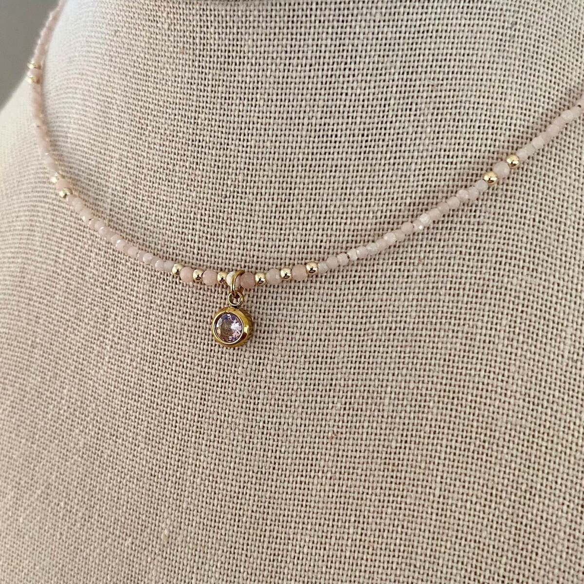 Collar ROSE de piedra natural 