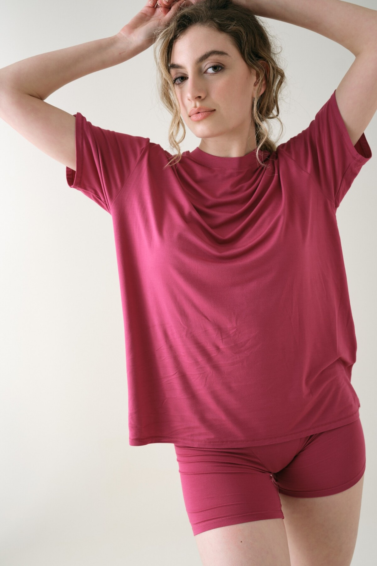 Remera Oversize Viscosa Burdeos