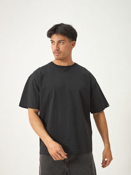 REMERA BORA NEGRO