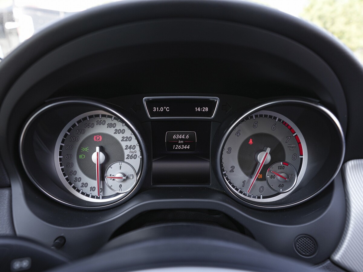 Mercedes-Benz CLA200 con Ficha Oficial | Permuta/Financia Mercedes-Benz CLA200 con Ficha Oficial | Permuta/Financia