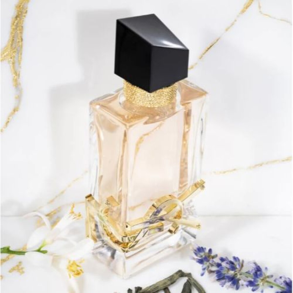 Perfume Yves Saint Laurent Libre EDT 30ml – Fragancia Elegante para Mujer 