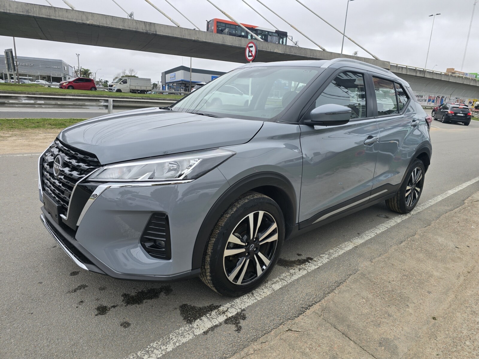 Nissan Kicks 2024 EXCELENTE ESTADO! | Permuta / Financia 