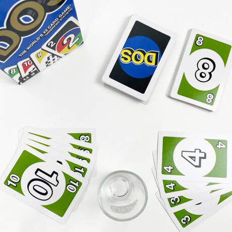 Juego de Cartas UNO Drink + 4 Vasos para Shot