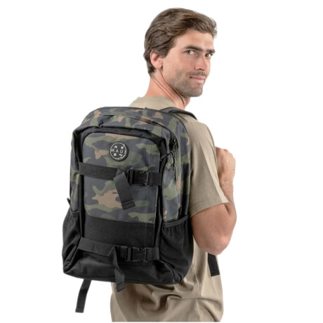 Mochila Maui and Sons No Class - Camuflada Mochila Maui and Sons No Class - Camuflada
