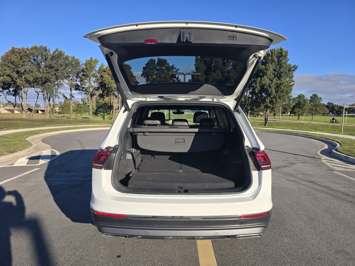 Volkswagen Tiguan Highline 2.0 7Pax | Permuta / Financia Volkswagen Tiguan Highline 2.0 7Pax | Permuta / Financia