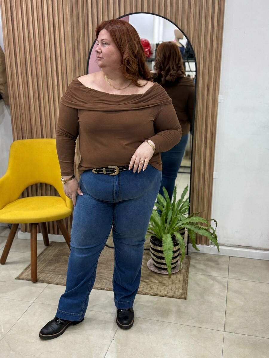 Remera AYE - Choco 