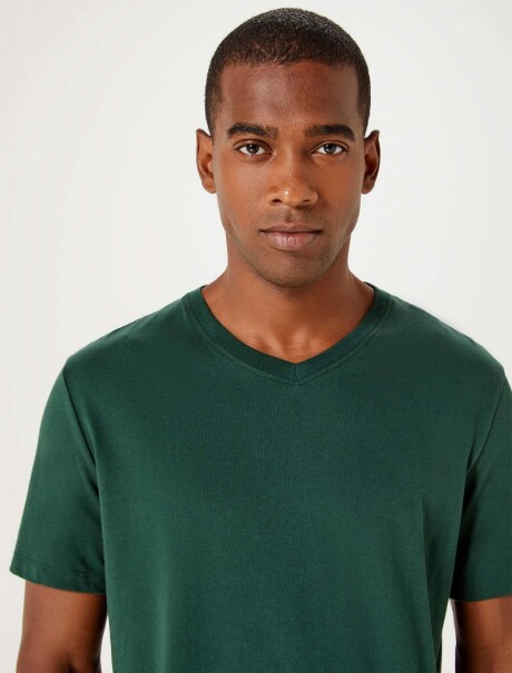 CAMISETA BÁSICA MANGA CORTA CUELLO EN V VERDE