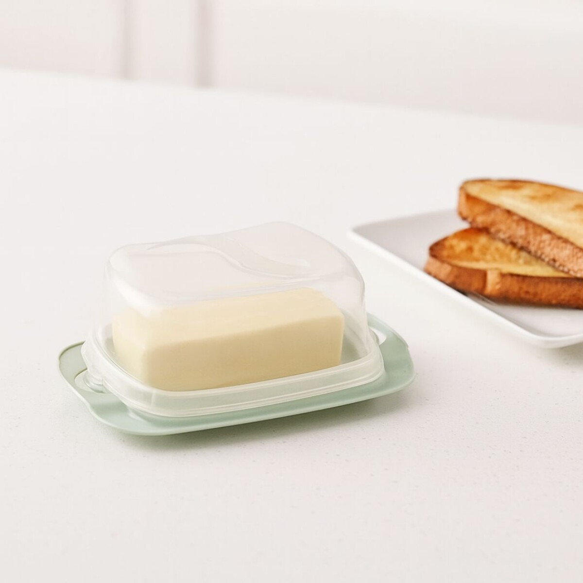 MANTEQUERA PLASTICA CON TAPA 