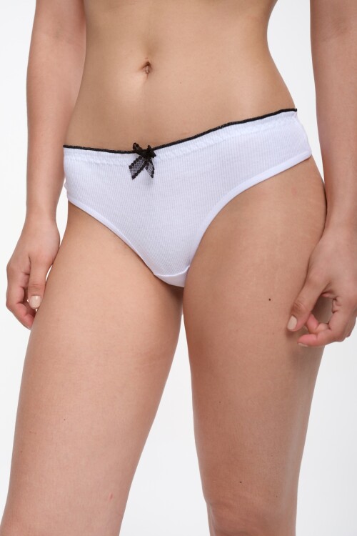 Colaless Erica Blanco