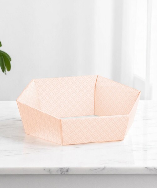 Cesto hexagonal 20,5x17x7 cm. - MATELASSE ROSA Cesto hexagonal 20,5x17x7 cm. - MATELASSE ROSA