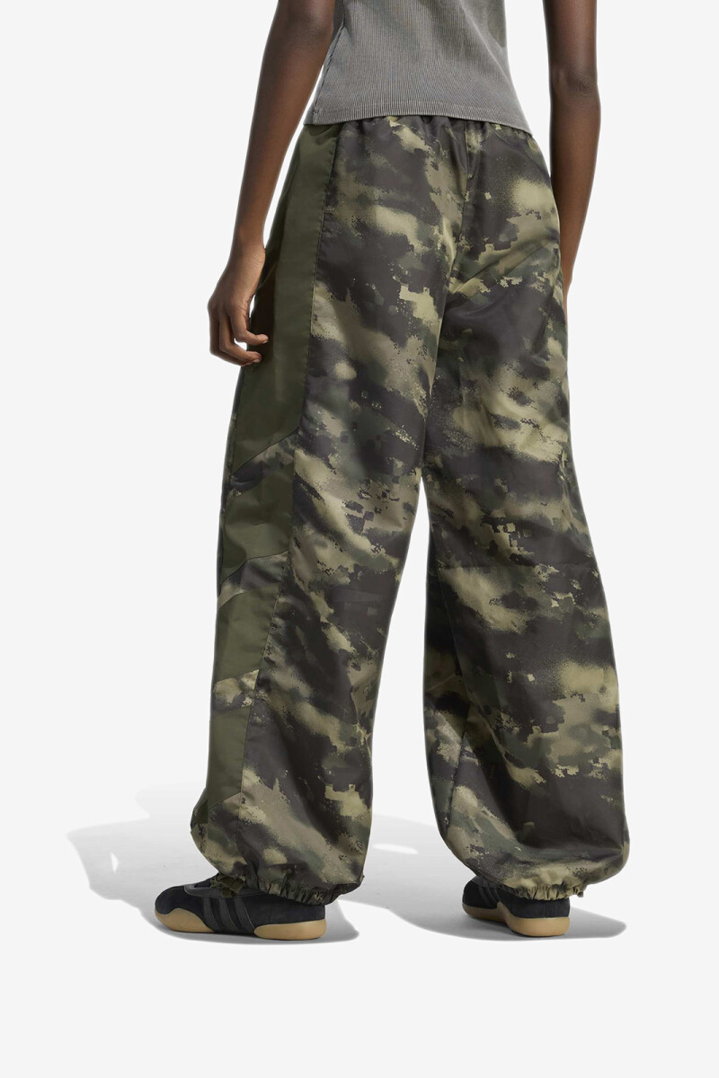 EQT AOP PANT Camuflado