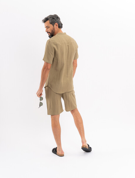 Short rustico tostado