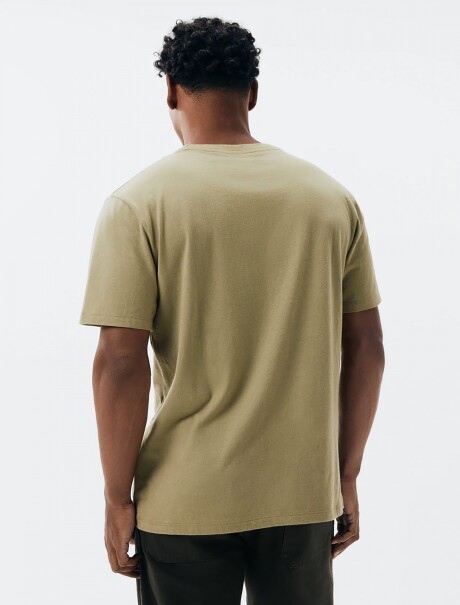 CAMISETA BÁSICA UNISSEX REGULAR WORLD VERDE