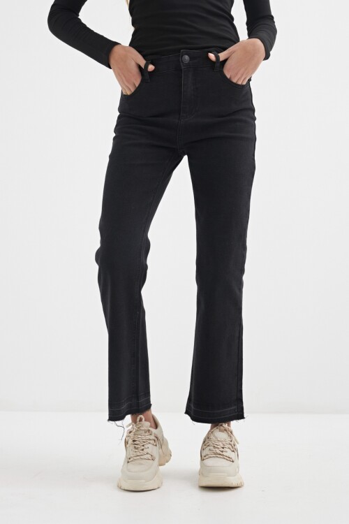 Jean Flared Cropped NEGRO