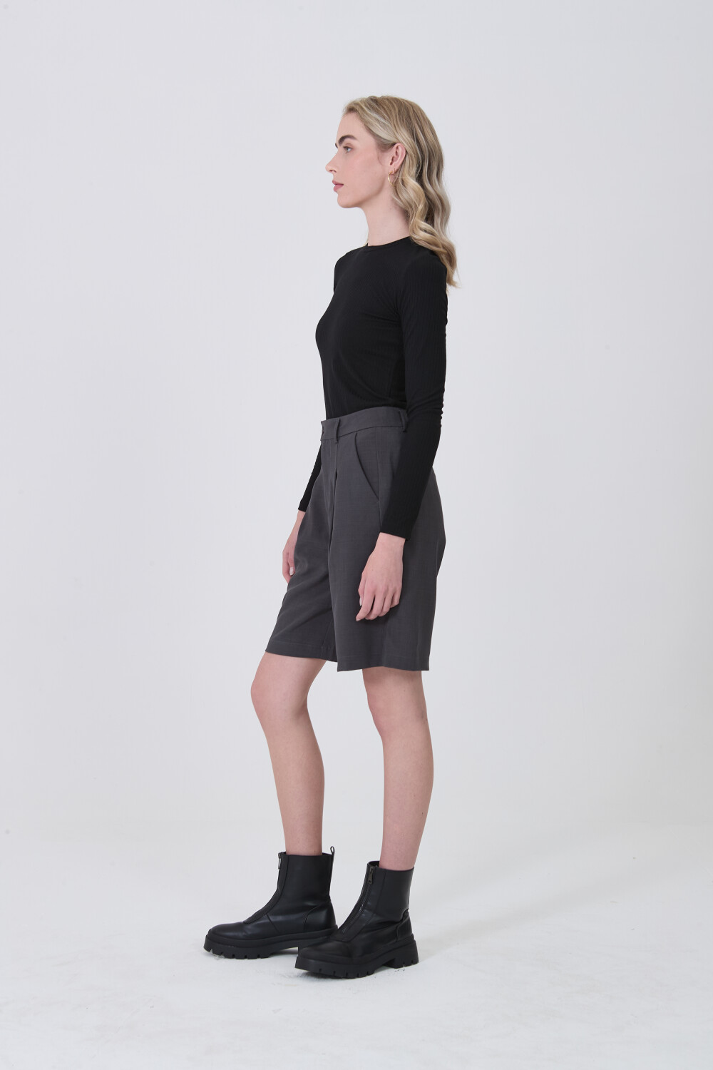 Bermuda Evarel Gris Medio