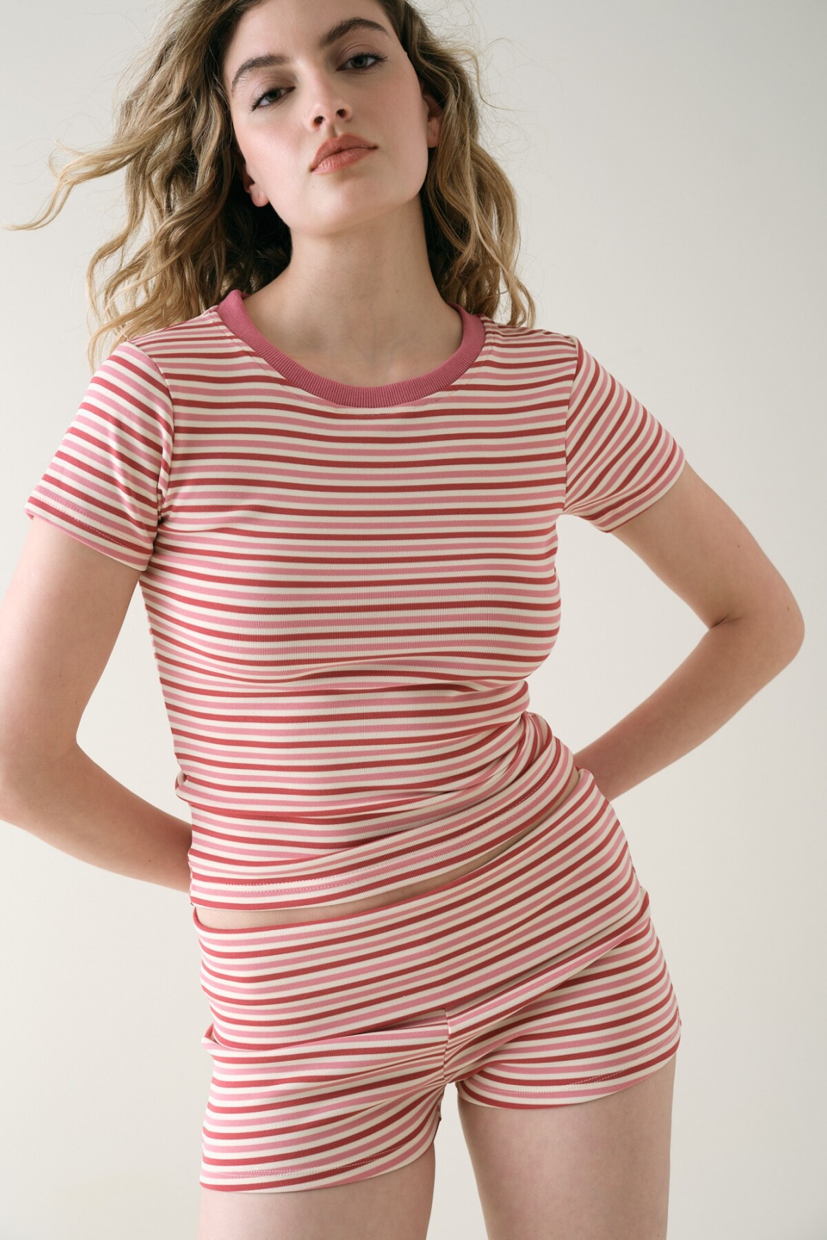 Remera Entallada Algodón Rayado Rosado
