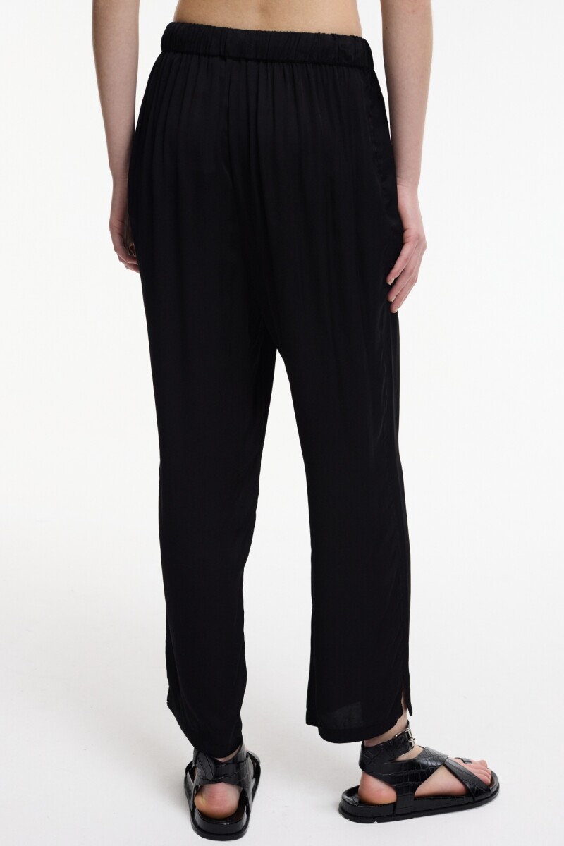 PANTALÓN CROPPED Negro
