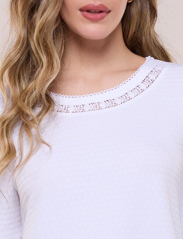 Remera Manga 3/4 Con Detalle De Puntilla Calada BLANCO
