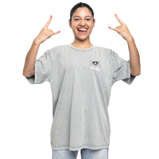 Remera La isla x La Vela - Calavera Remera La isla x La Vela - Calavera