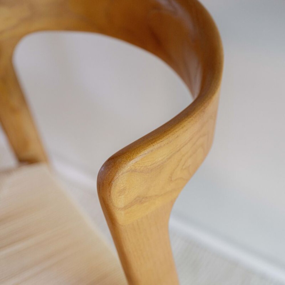 Silla Curvature / Madera y fibra Silla Curvature / Madera y fibra