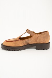 Zapato Guillermina Cuero Camel