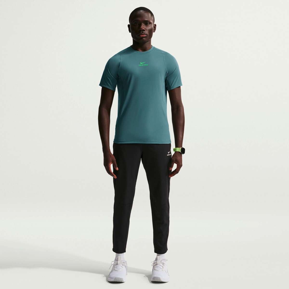 Remera Nike Pro Training de Hombre - Multicolor 