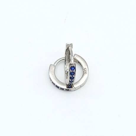 Par de aros de plata rodinada con circonias. Par de aros de plata rodinada con circonias.