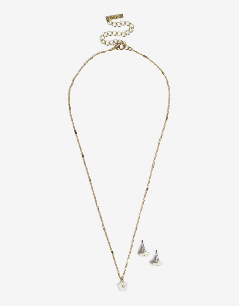 Bijouterie Set Con Dijes Set De Collar Y Aros Pasantes - Dorado