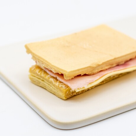 Grand Parisien relleno de jamón y queso 000