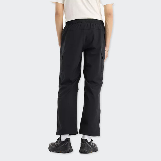 Pantalón New Balance Ripstop Cargo Negro
