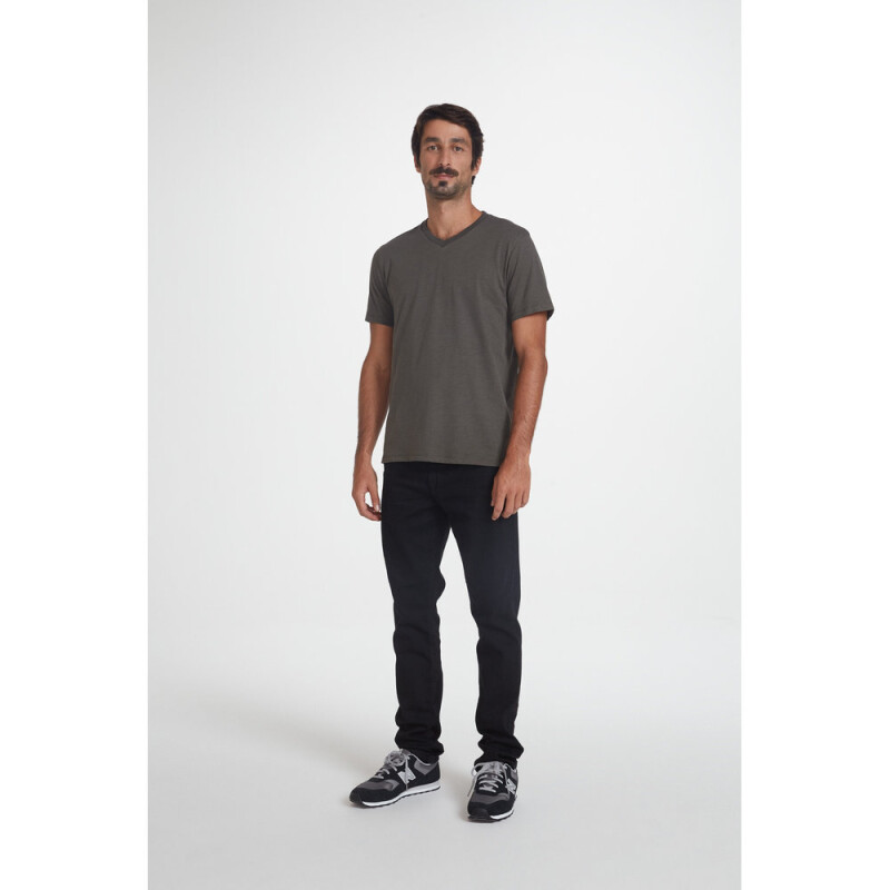 CAMISETA MM MASC GRIS OSCURO