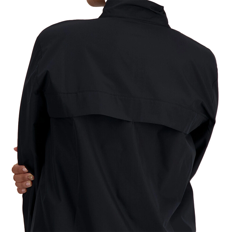 Campera New Balance Active Woven Negro